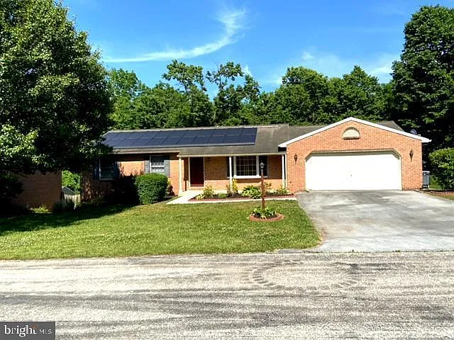 3 bed, 1144 sqft, $2,200 — Photo 2