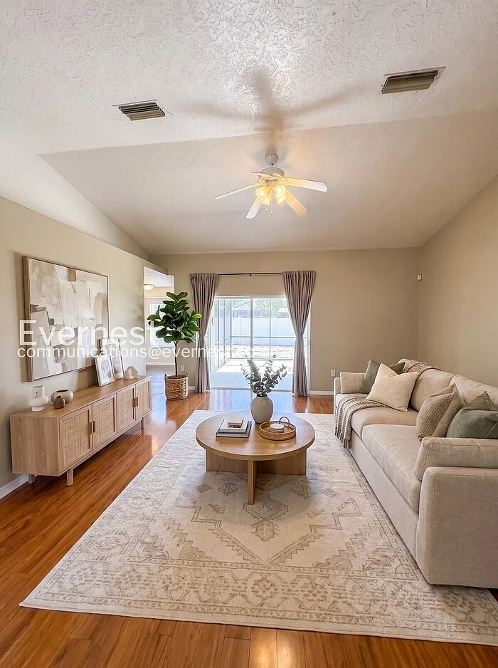 3 bed, 2.0 bath, 1537 sqft, $2,245 — Photo 2
