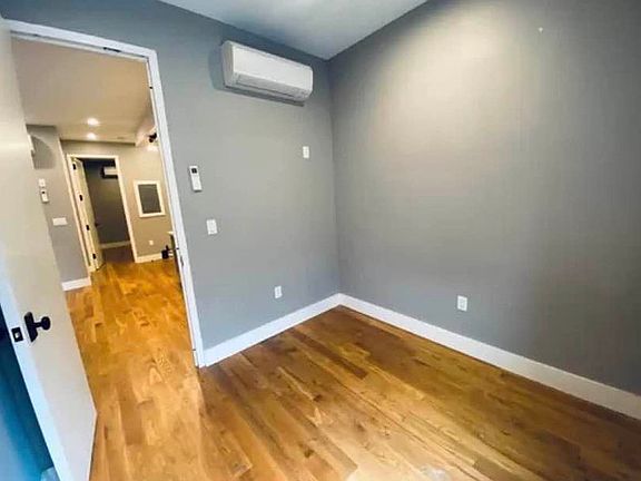 3rd image of 423 Rogers Ave APT B4
