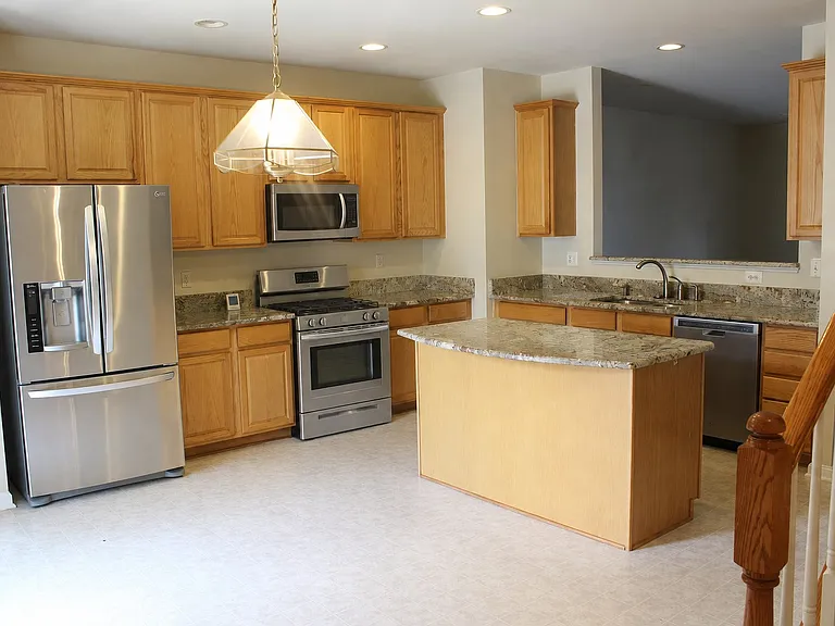 24695 Kings Canyon Sq — Photo 5