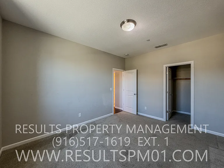 1041 Bridlewood Dr — Photo 20