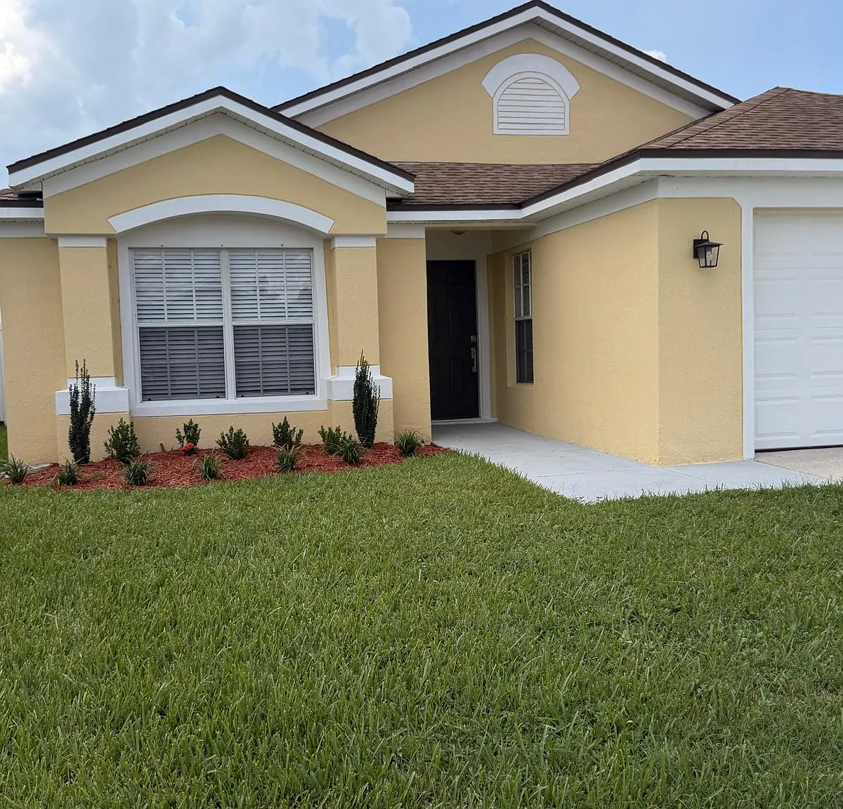3 bed, 1498 sqft, $2,400 — Photo 2