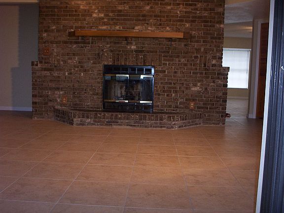 5th image of 1220 Central Trl