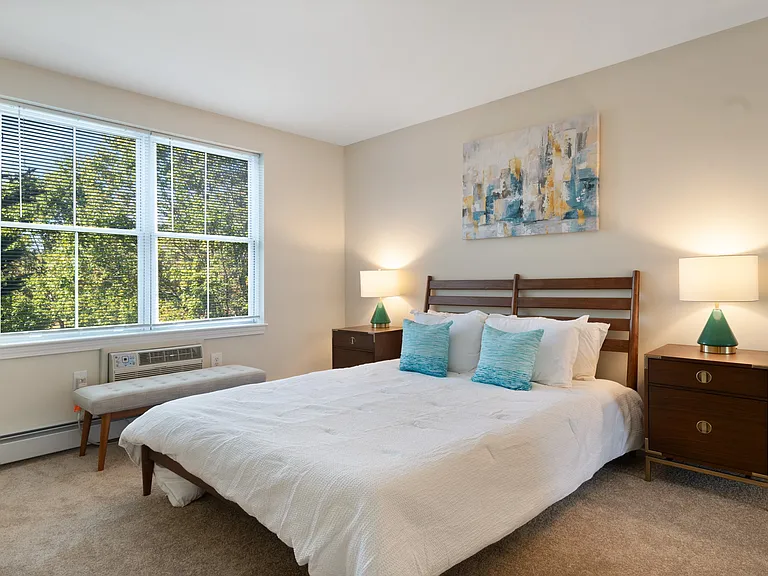 Emerson Place Apartments — Photo 10
