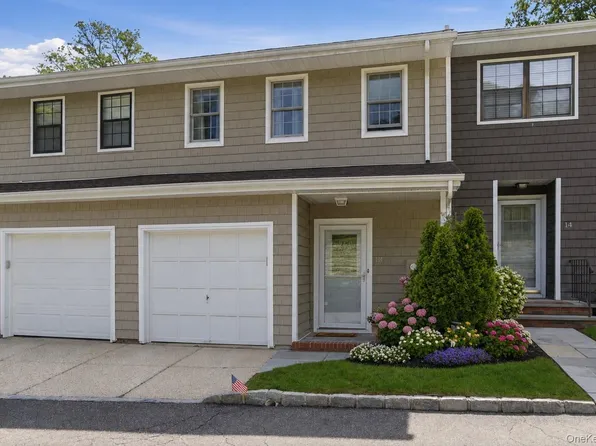 13 Pine Street, Huntington, NY 11743