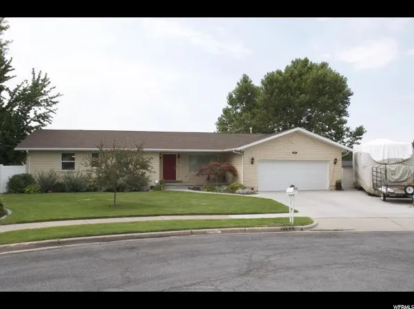 1206 E Raymond Rd, Fruit Heights, UT 84037