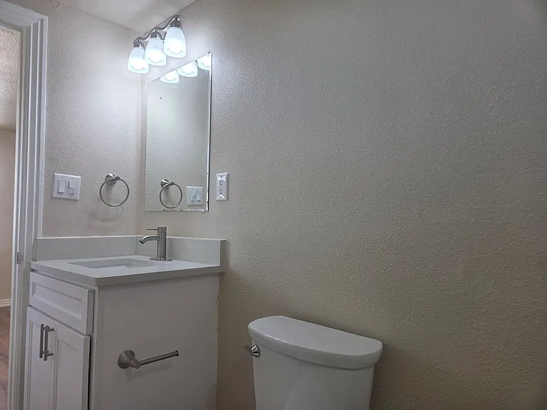 219 Princeton Ave — Photo 24