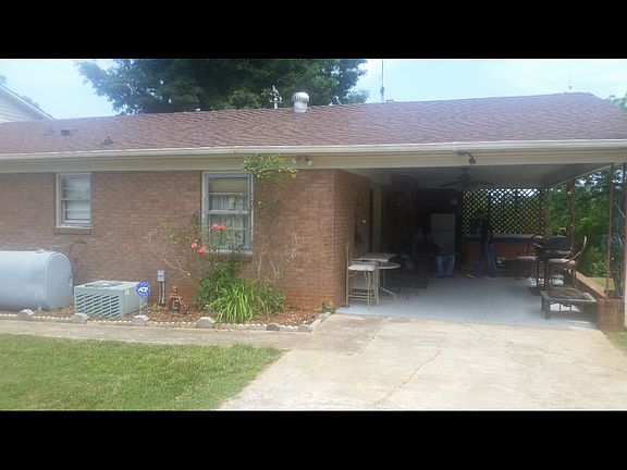 2nd image of 131 Ingle Mountain Dr