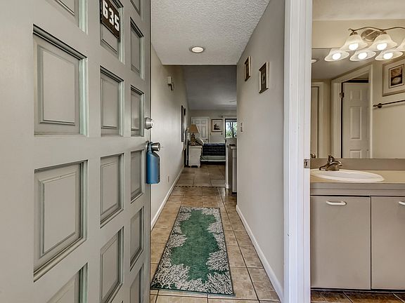 3rd image of 635 Summer Pl #635