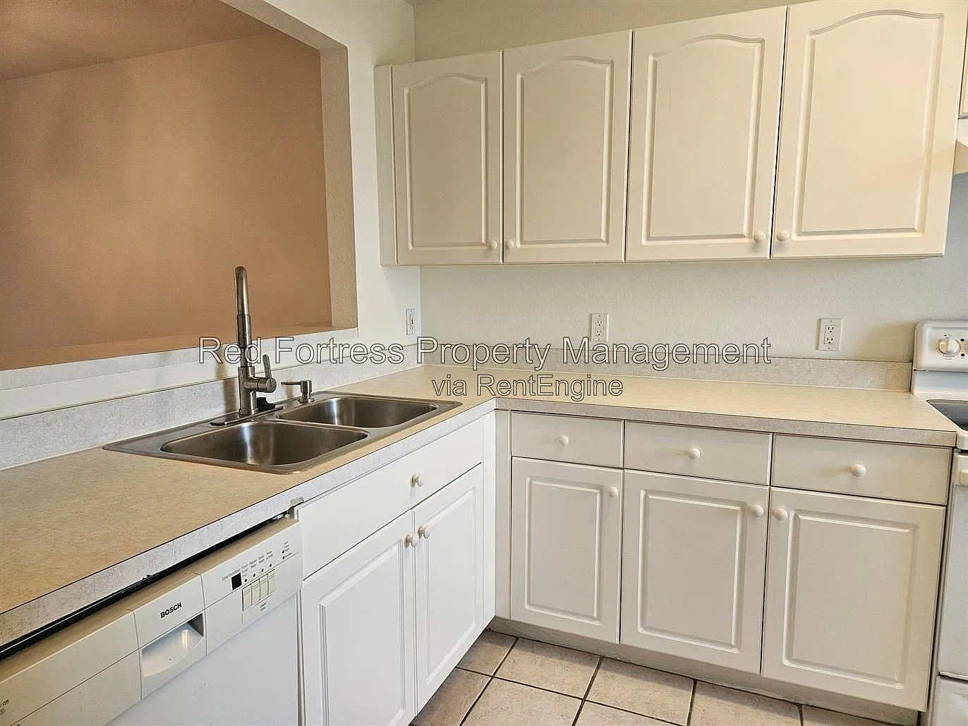 1016 SW 47th Ter — Photo 4