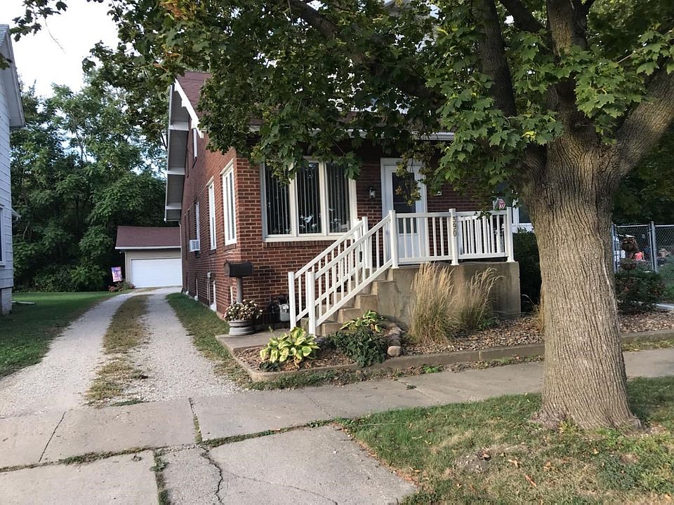 1st image of 390 Lincoln St