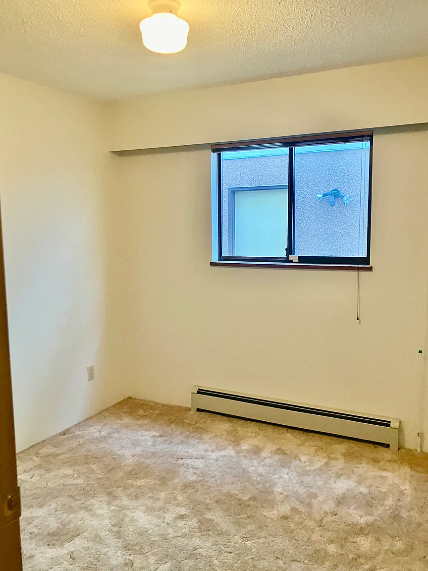 2754 Kitchener St photo 1