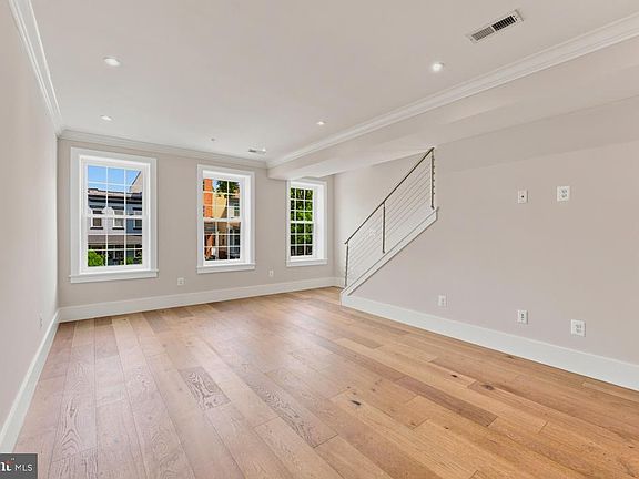 5th image of 530 Irving St NW #2