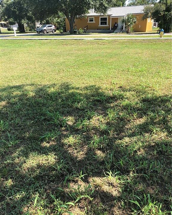 2nd image of 833 Scott St