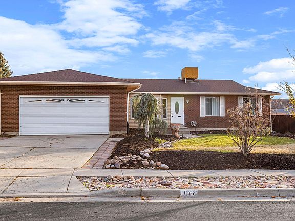 3rd image of 1162 E Belsaw Cir