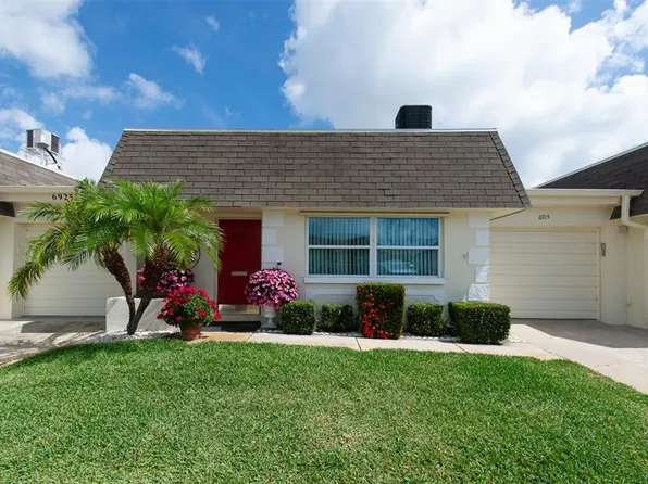 6915 Versailles, Pinellas Park, FL 33781