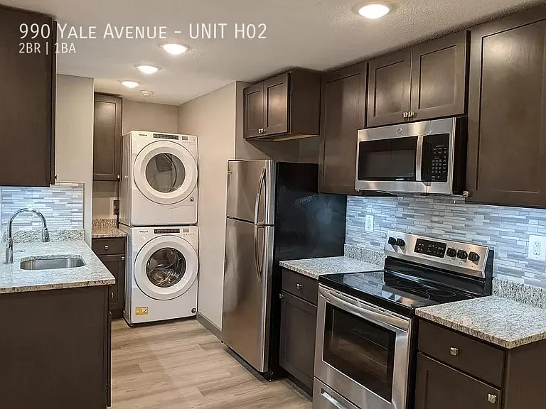 2 bed, 840 sqft, $1,950 — Photo 3