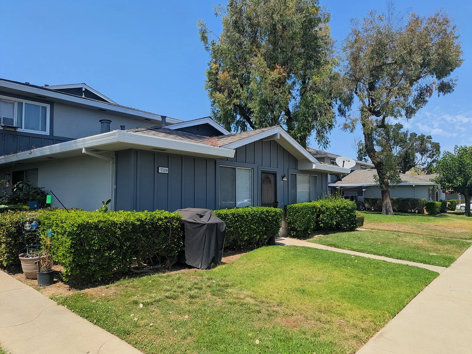 2 bed, 810 sqft, $2,950 — Photo 1