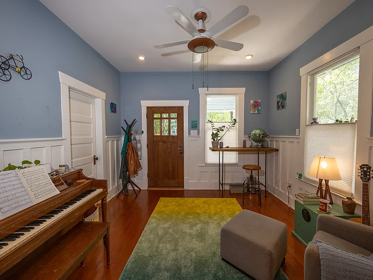 3404 Cedar St — Photo 4