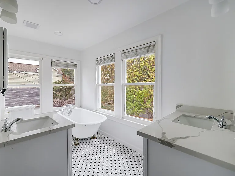 827 Le Green St — Photo 13