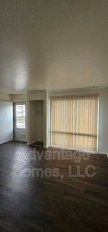 Building Photo - 819 N 70th St