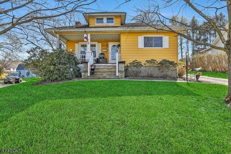 1st image of 22 Maple Ave