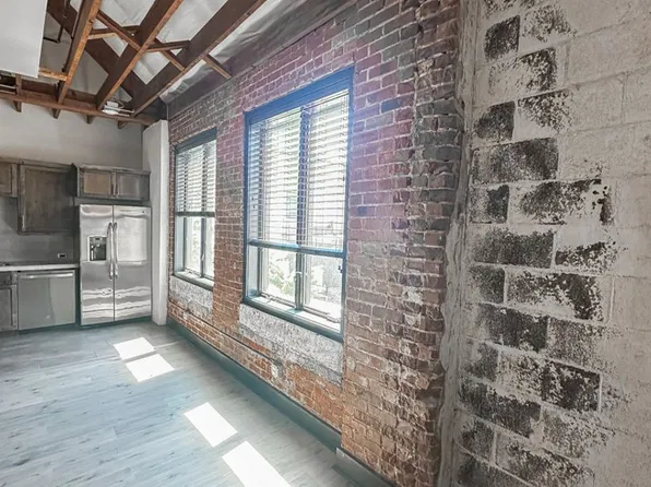 Welcome to the Historic Electric and Yeater Apartments