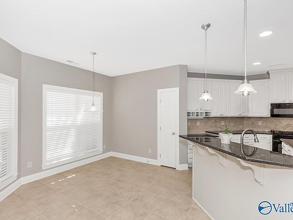 4th image of 104 Carlton Woods Dr