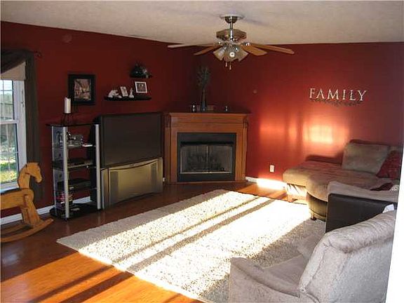 3rd image of 1029 Kirkwood Dr