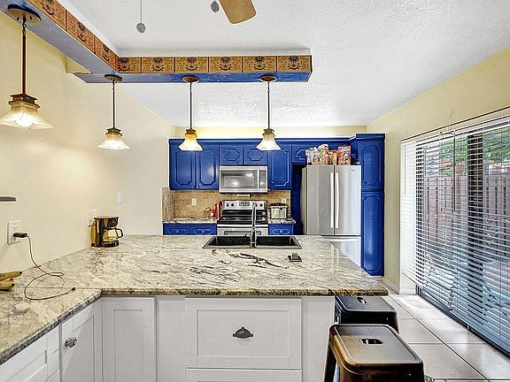4th image of 8372 N Coral Cir