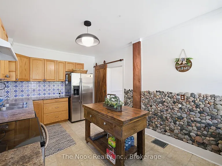 480 George St S — Photo 10