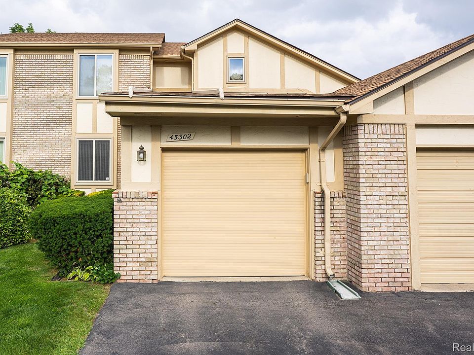 1st image of 45302 Manor Dr
