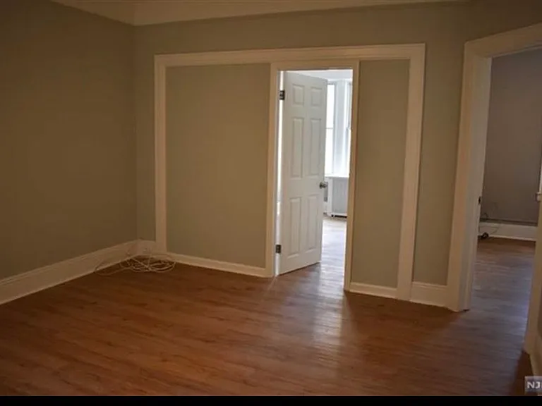39 64th St #2 — Photo 3
