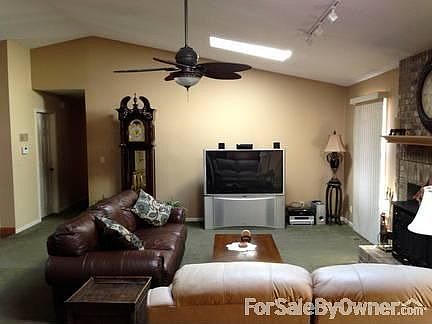 5th image of 916 Blossom Ct