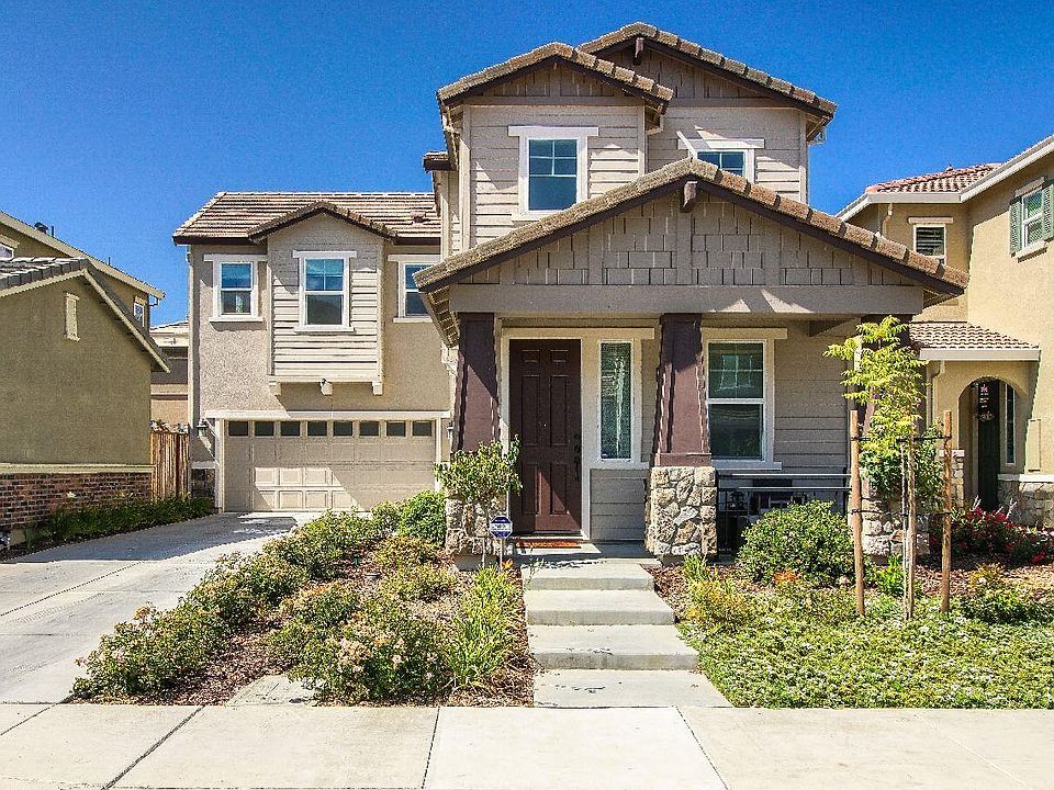 1st image of 2541 Apricot Way