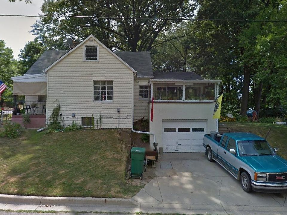 2nd image of 256 Burr St