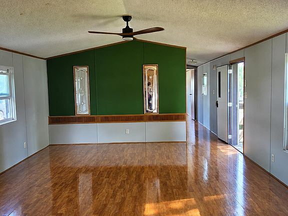 3rd image of 2219 Haven Ln