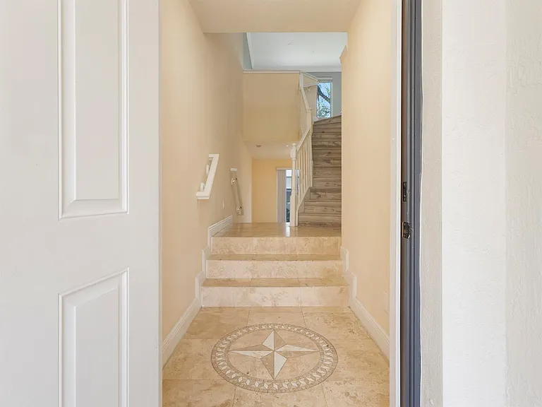 3028 Waterside Cir — Photo 4