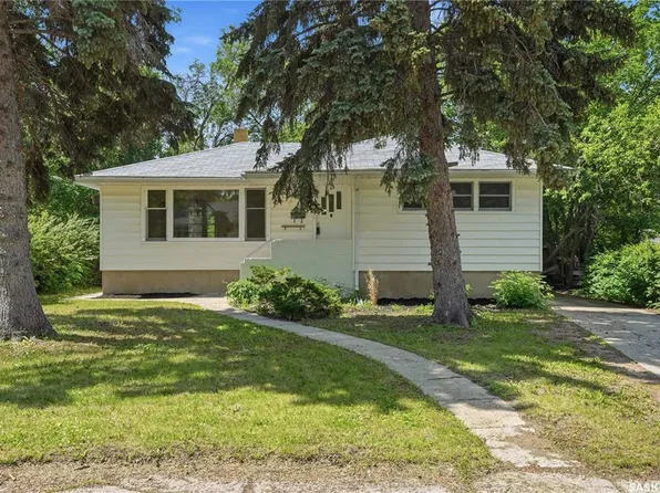 2928 QUEEN STREET, Regina, SK S4S 2E4