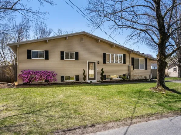 6 Gorwin Dr, Medway, MA 02053