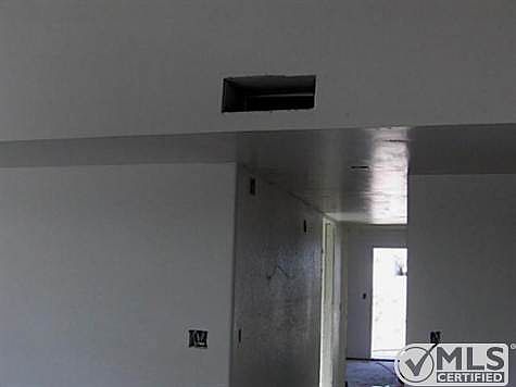 2nd image of 315 Val Verde St