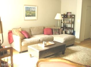 4740 S Ingleside Ave #2S, Chicago, IL 60615