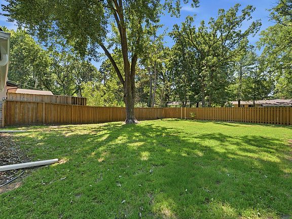 2nd image of 2808 Laport Dr