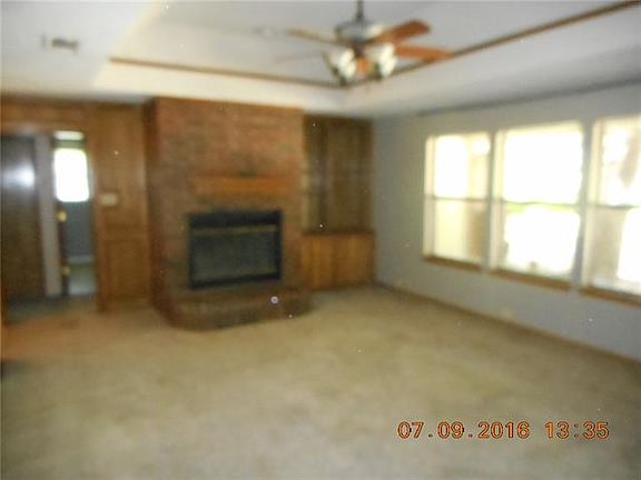 3rd image of 6821 N Park Dr