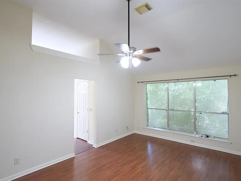 1314 Hollow Ash Ln — Photo 10