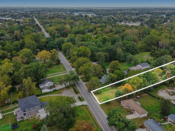 2nd image of 1053 Savage Rd