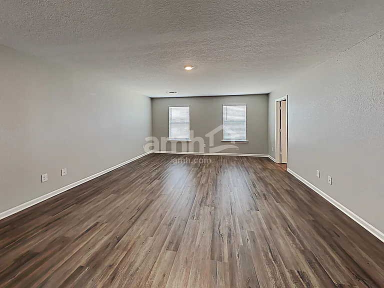 415 Vermeer Ct — Photo 12