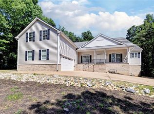100 Lakewood Dr, Williamsburg, VA 23185