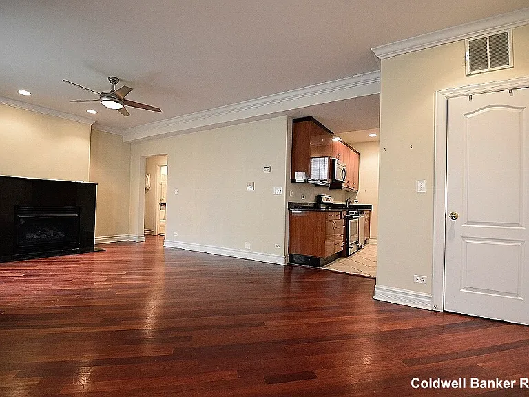 3139 W Palmer 1st Fl #1ST FL — Photo 2