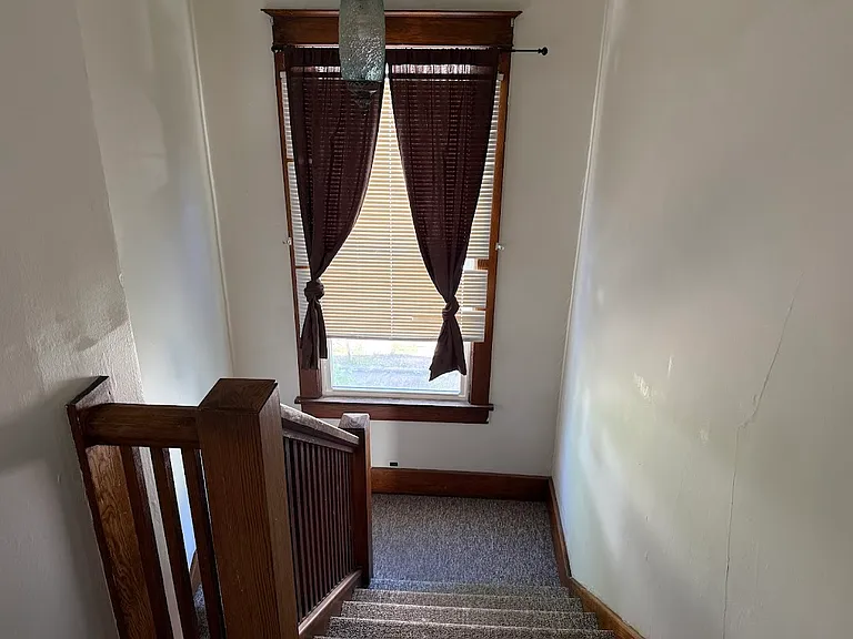421 W Murray St — Photo 36